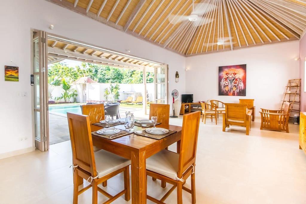 Villa Istana Willy Ungasan Esterno foto